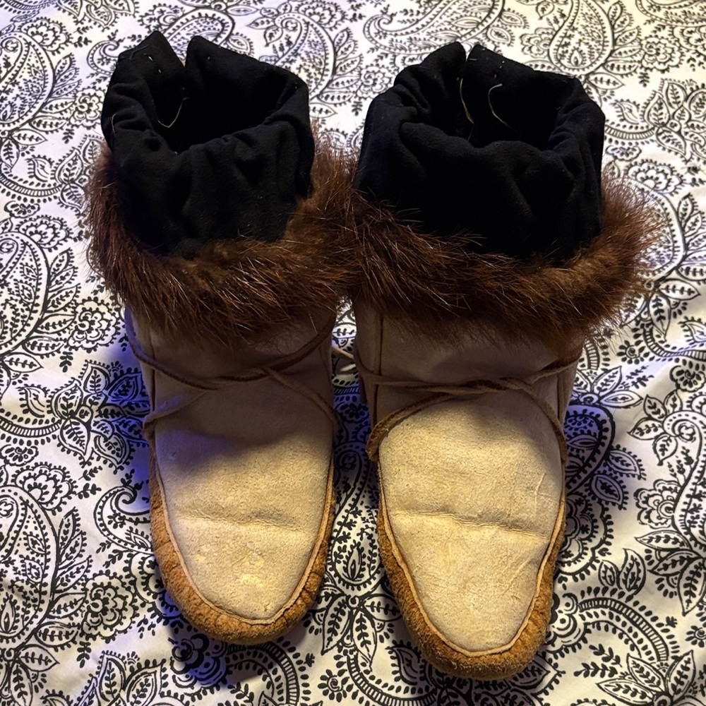 Women's native American Cream and Brown Fur and leather -Trimmed moccasins Boots